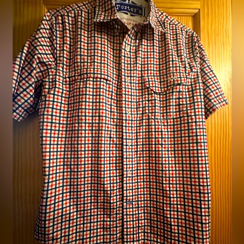 Huk men’s performance shirt size small